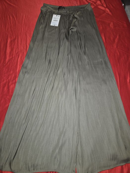 Pantaloni zara satinati