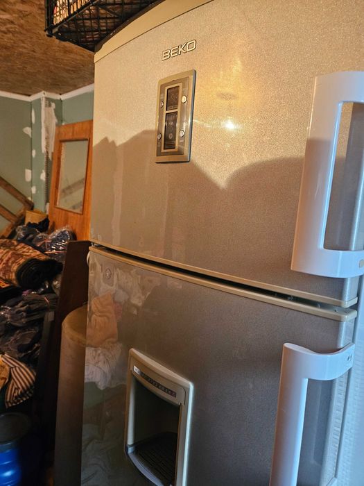 Frigider Beko nofrost cu dozator de apa