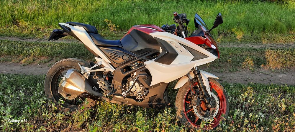 Продам мощный racer storm 250