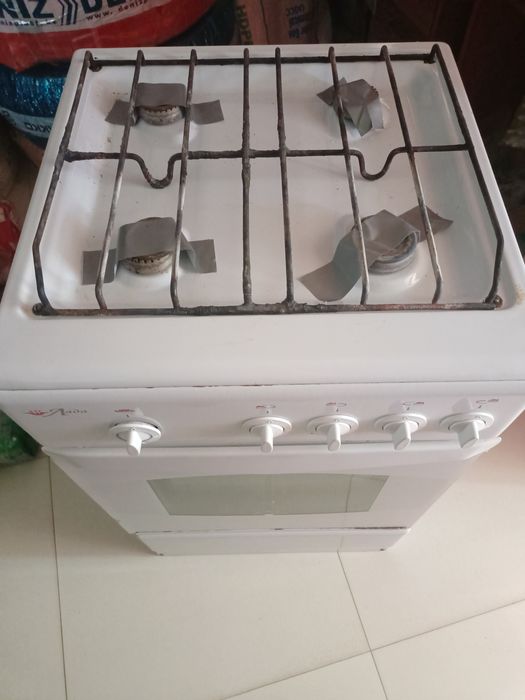 Продам газ плиту Лада б/у