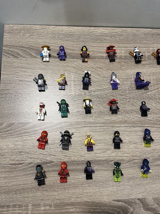 Продавам Лего Нинджаго