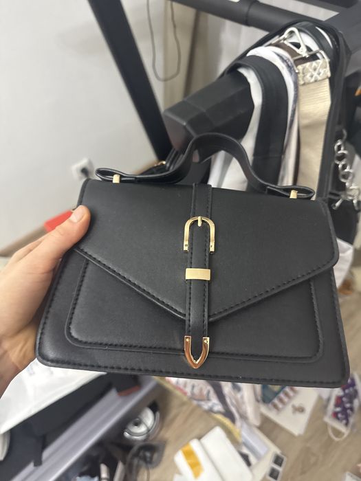 Продаю чёрную сумочку