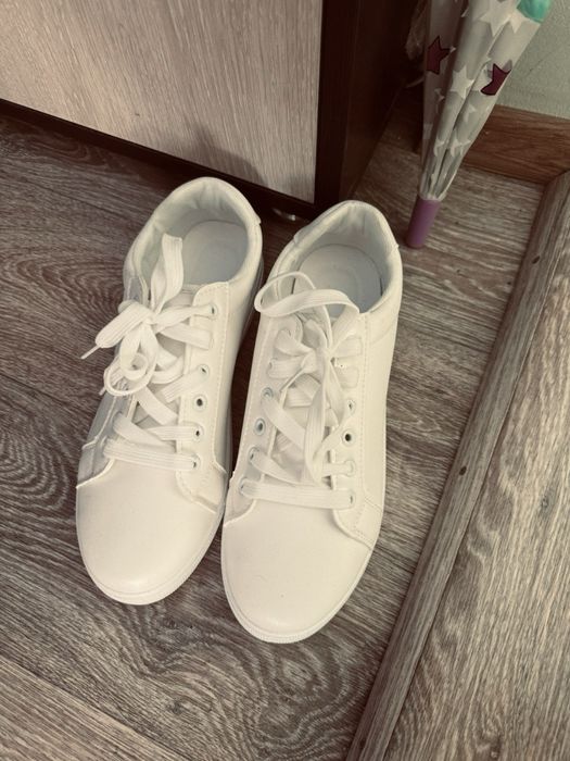 Продаю Кроссовки