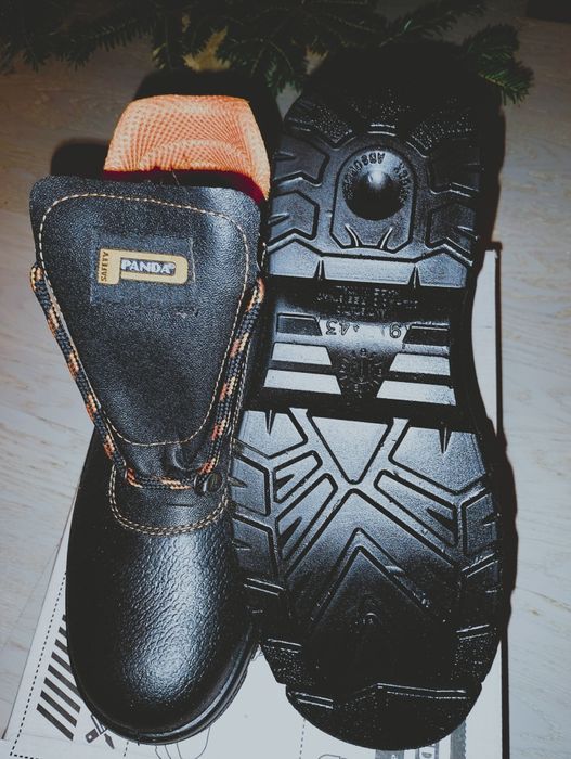 Нови работни обувки