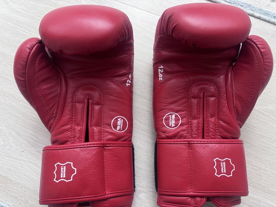 Перчатка боксёрская