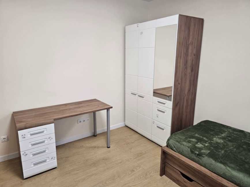 Тристаен апартамент под наем Студентски град