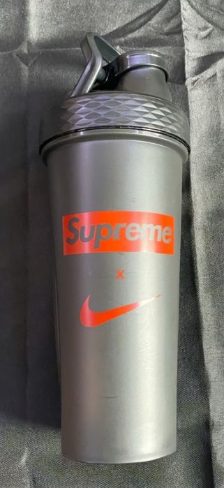 Supreme x Nike Шейкър