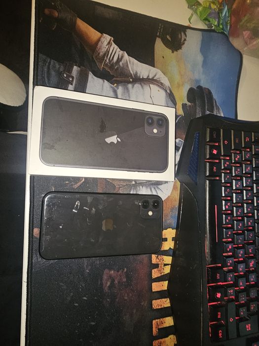 Продам айфон 11.