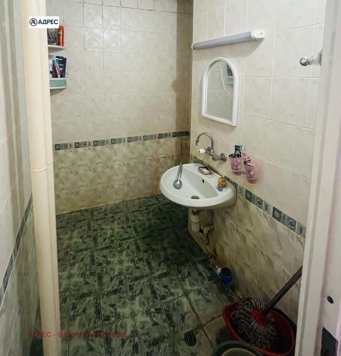 Продава се Тристаен апартамент в Плевен, Сторгозия - 100 кв.м за 561 €/кв.м - Снимка #6
