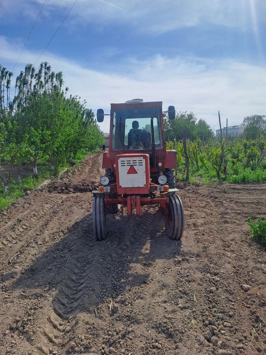 Traktor  T 25 sotiladi