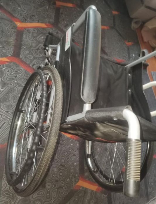 инвалидная коляска