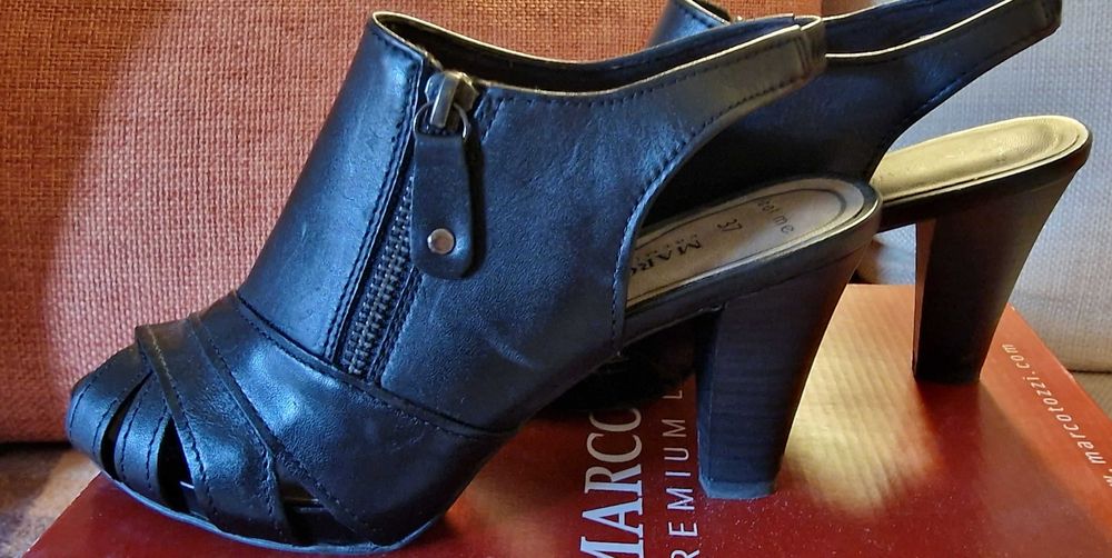 Дамски сандали Marco Tozzi , велур и  кожа  38 и 37 номер  по 30 лв.