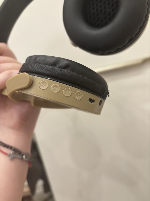 Слушалки JBL wireless  бежави / кафеникави