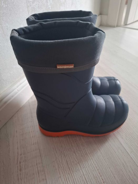 Резиновые сапоги