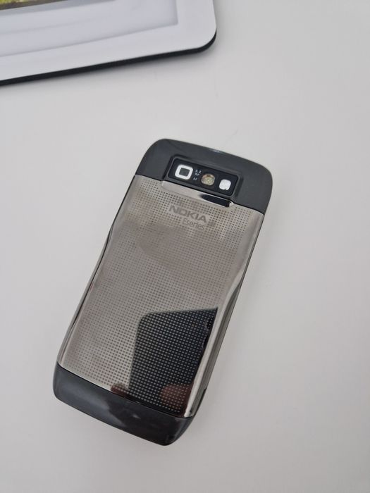 Nokia E71   grey