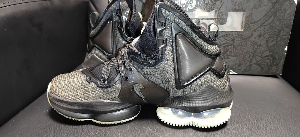 Nike Lebron XIX, номер 38