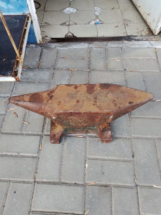 Наковалня 65кг  в добро състояние