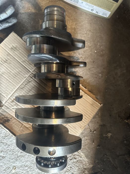 Колянов вал 2.7TDI след 2009г