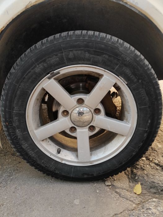 Автомобиль Нива 1993 года