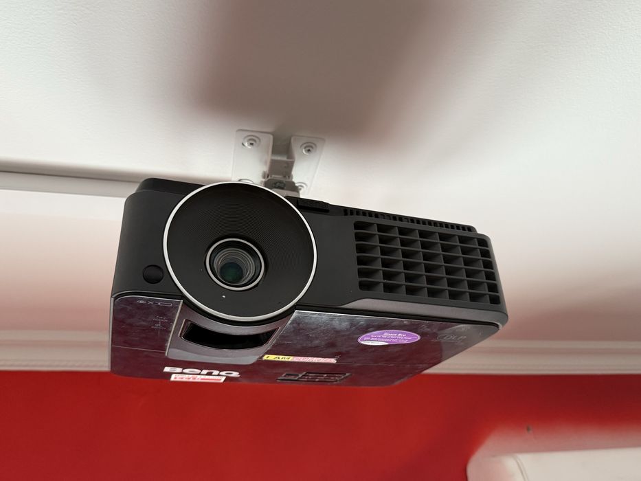 Проектор BenQ HD