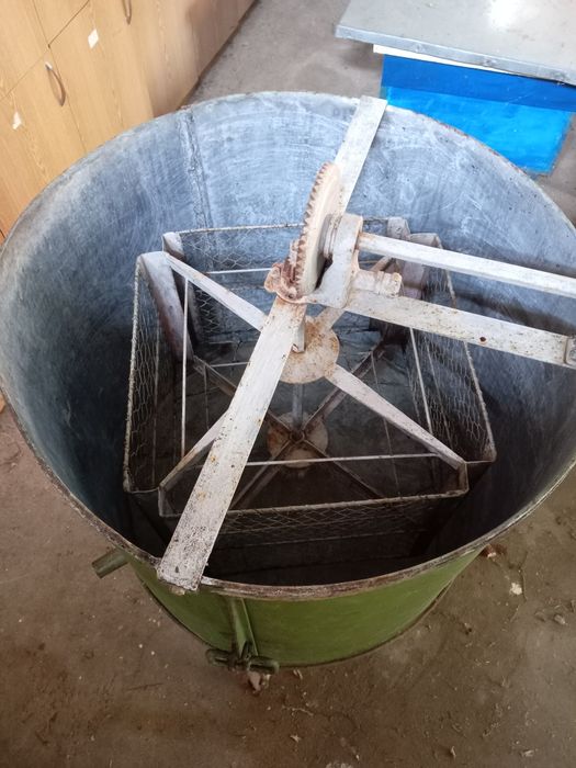 Centrifugă 4 rame, funcționează impecabil