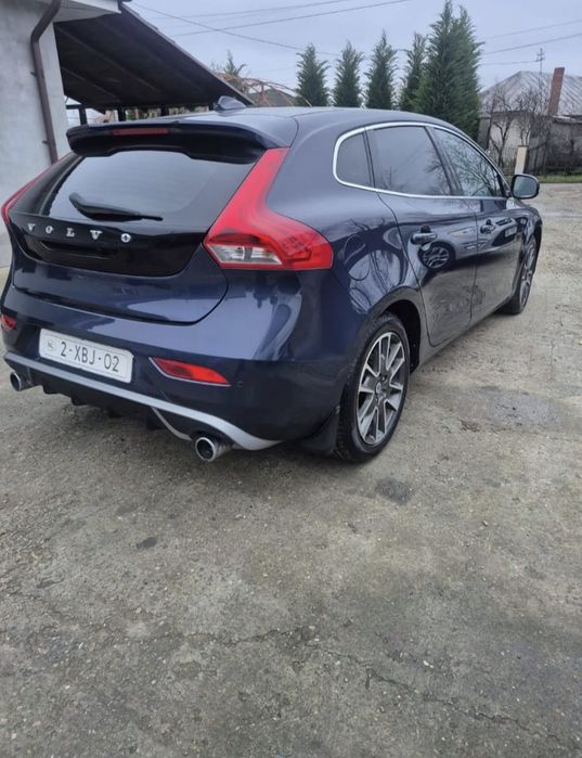 Vând Volvo V40 2.0 Diesel 190 Cai Euro 5 Proprietar Adusă Din Olanda