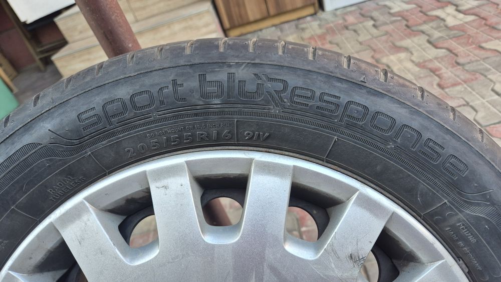 Vand 4 anvelope 205/55 r15 Dunlop vara