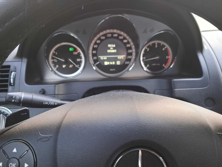 Продавам Mercedes Benz