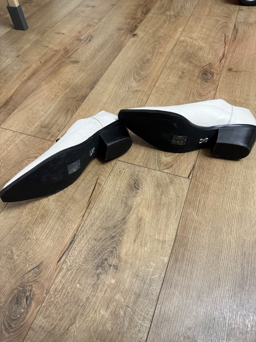 НОВИ Бели дамски обувки BRONX 39 номер