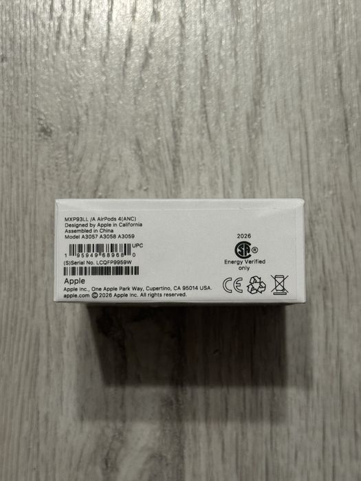 AirPods 4 Active Noise Cancellling