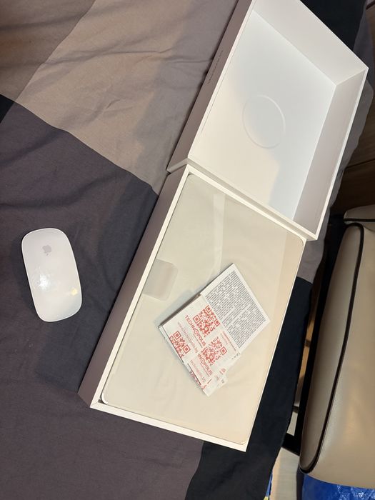 MacBook Air M4 (2025г.)Цвят-Starlight.ПОДАРЪК MAGICMOYSE
