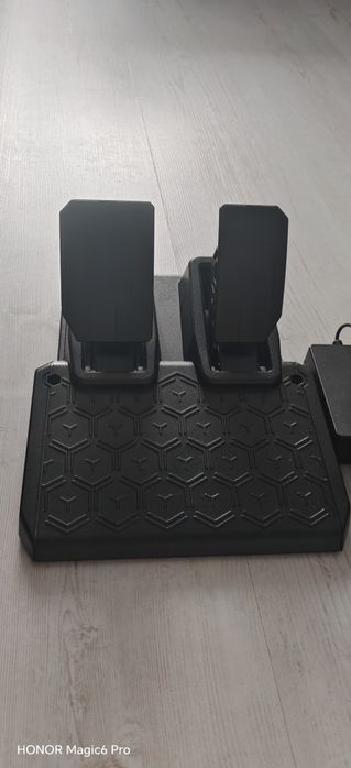 Volan de jocuri ThrustMaster T128