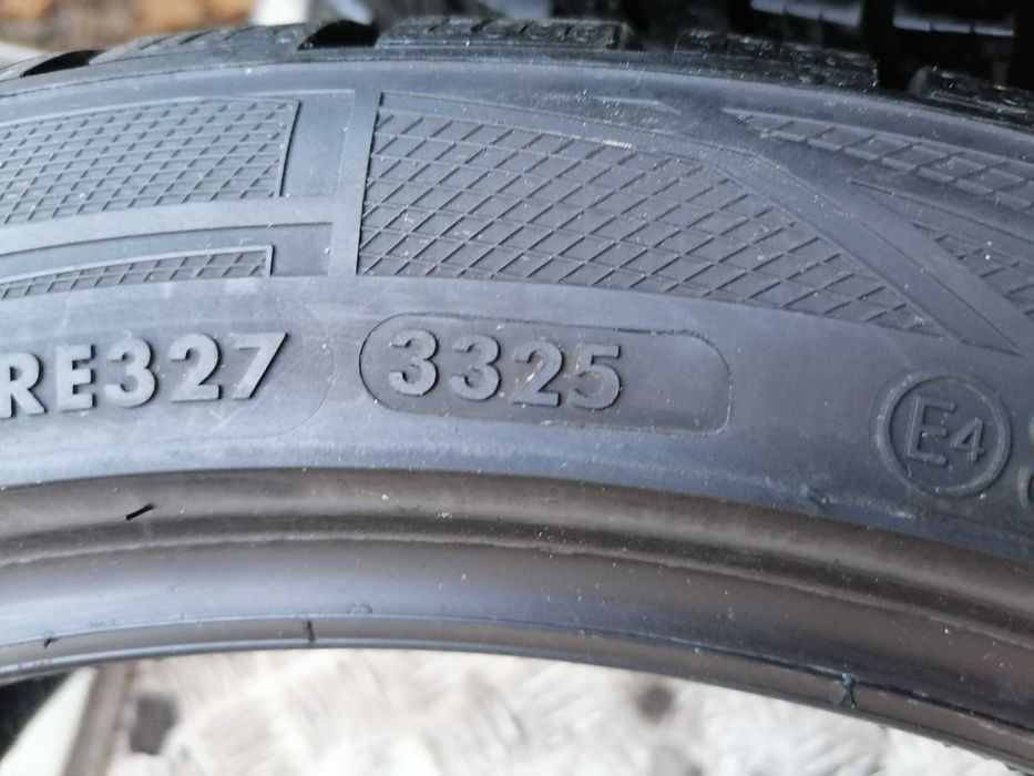 4 бр. Vredestein 235/40R18 DOT 3325. Като нови.