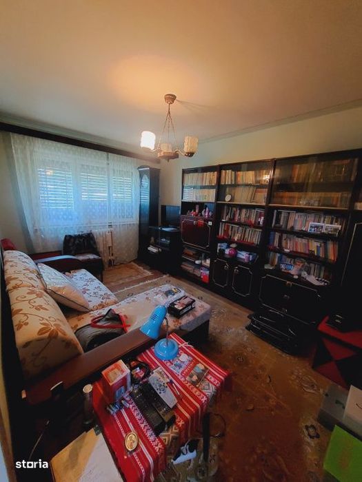 Apartament 4 camere, 83 mp, balcon, etaj 2 din 4, Manastur — fotografia 1