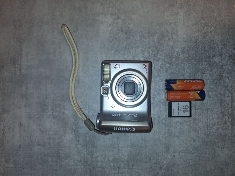 Canon Powershot A530  дигитална комера с карта памет