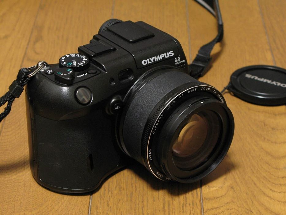 Olympus Camedia C8080 WZ obiectiv Superb ZUIKO