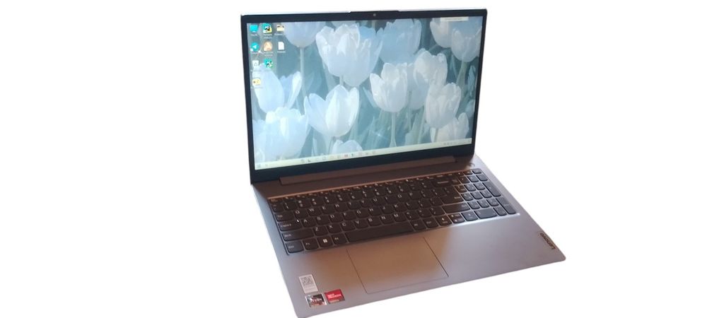 Noutbuk lenovo 82YU