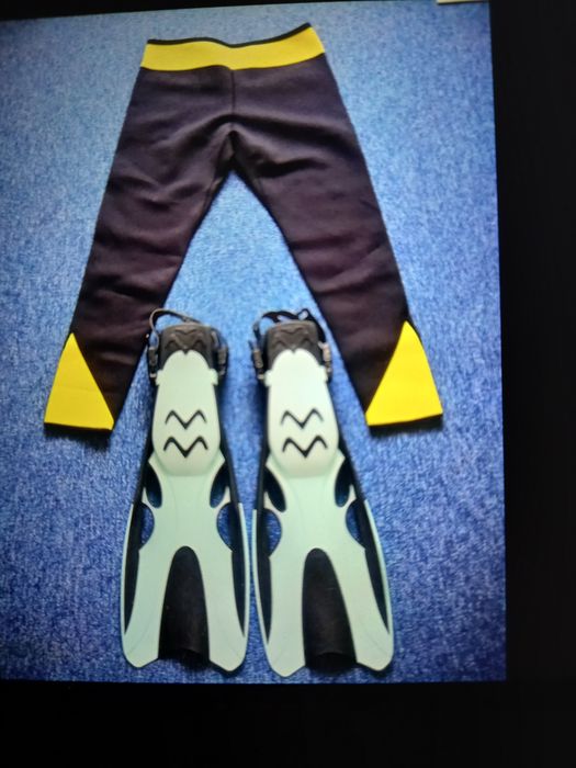 Pantaloni fitness și labe scufundări