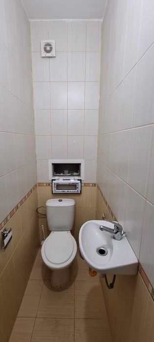 Дава се под наем Тристаен апартамент в Разград, Център - 72 кв.м за 612 € - Снимка #12