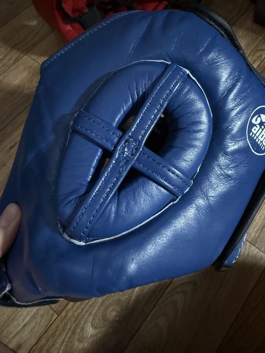 Боксерский шлем VELO (aiba) L