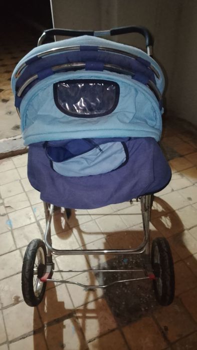 Коляска для малышей