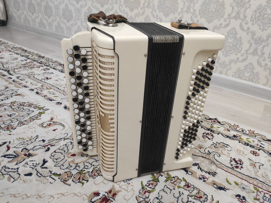Баян белый заказной