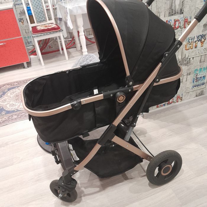 Продам коляску, хадунки.