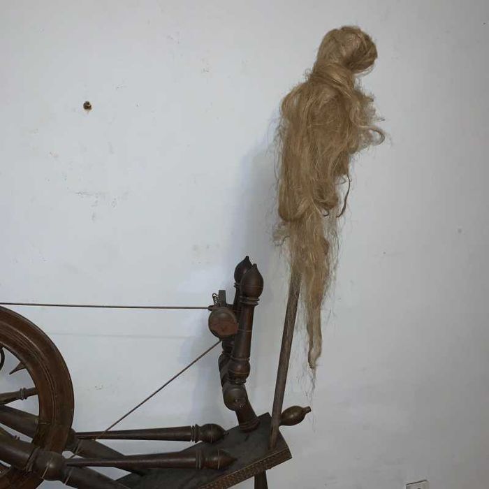 Fus din lemn foarte bine conservat