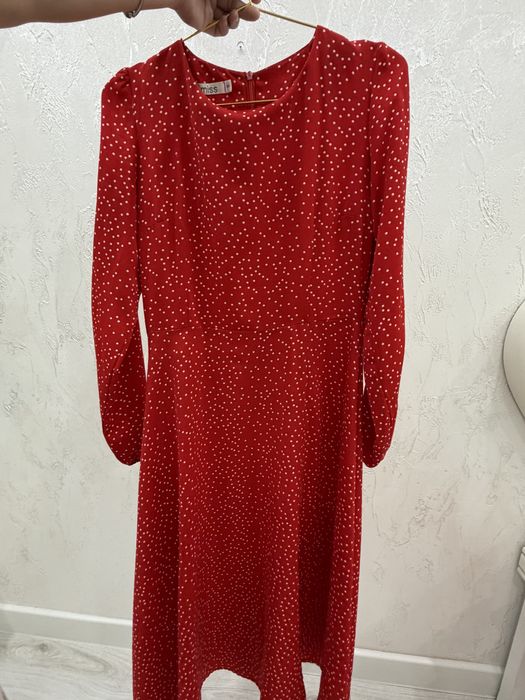 Женская куртка, платья