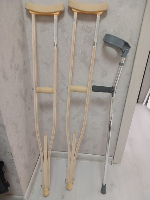 Продам костыли, один логтевой