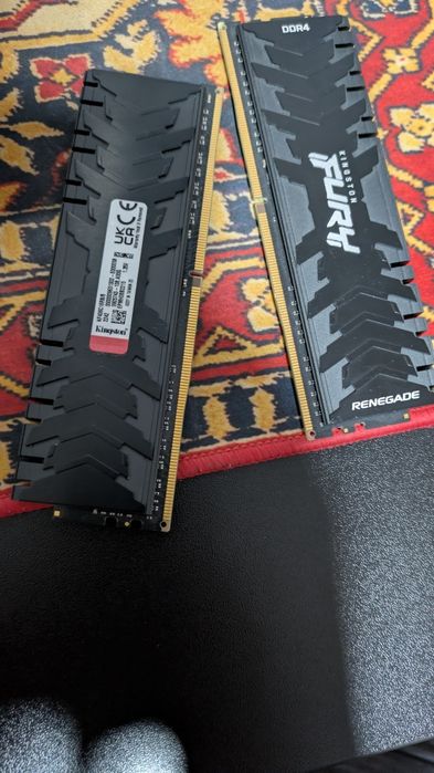 Vand memorie ram 16gb ram ddr4 3600mhz URGENT!!