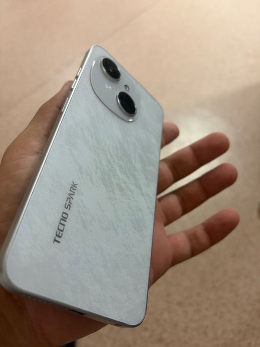 Телефон идеальный Tecno spark