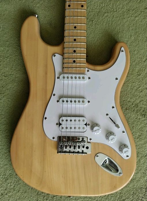 Гитара электро целая б/у