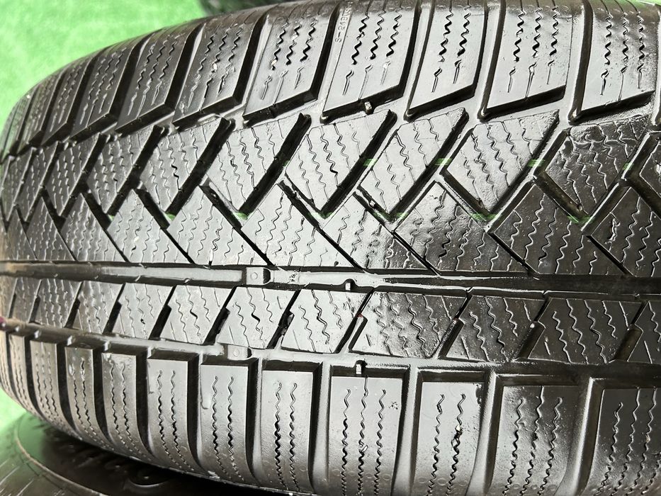 2 зимни гуми continenta 215 65 17